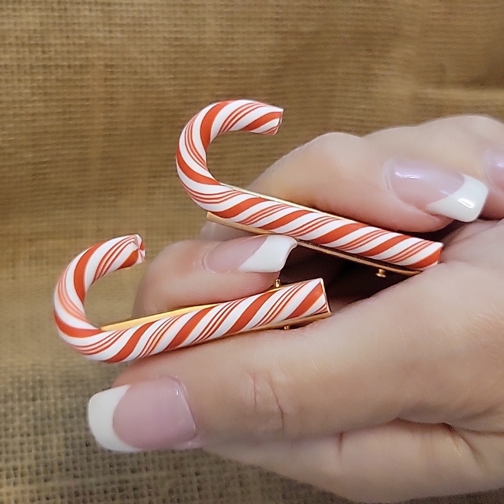 🔥LAST SET🔥 CANDY CANE HAIR CLIPS, SET OF TWO